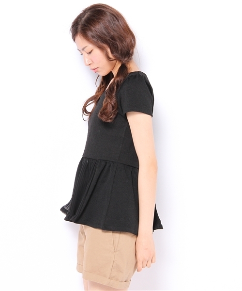 one after another NICE CLAUP（ワンアフターアナザーナイスクラップ）の「ふくれジャガードペプラム（Tシャツ/カットソー・レディース・ブラック/クリーム/ピンクベージュ・FREE）」の4枚目の写真