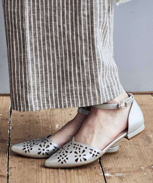 ORiental TRaffic(オリエンタルトラフィック)の「春夏★カットワークセパレートパンプス★8130(パンプス・レディース・シルバー/ホワイト/グリーン・L/LL/M/S/3L)」の3枚目の写真