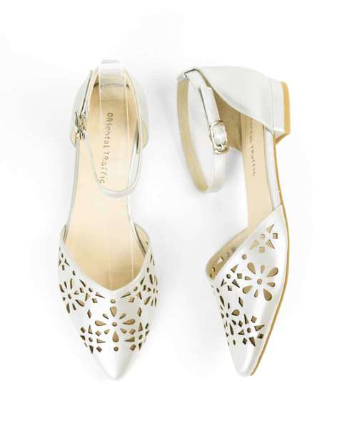 ORiental TRaffic(オリエンタルトラフィック)の「春夏★カットワークセパレートパンプス★8130(パンプス・レディース・シルバー/ホワイト/グリーン・L/LL/M/S/3L)」の6枚目の写真