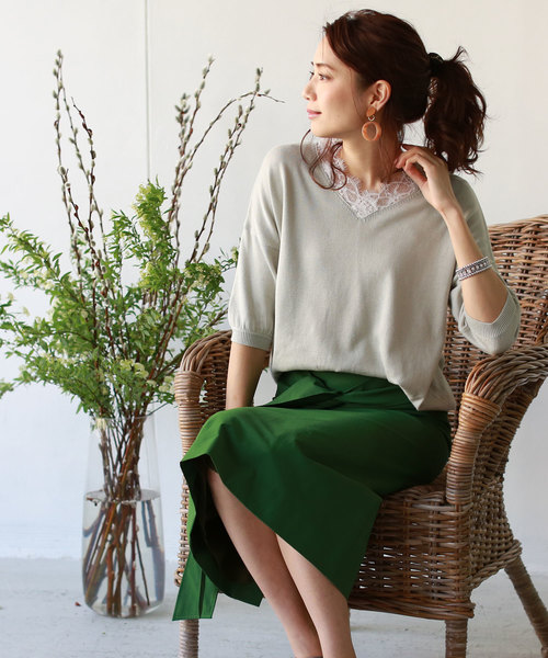 REAL CUBE（リアルキューブ）の「REAL CUBE ダブルレースVネックニット（ニット/セーター・レディース・ミント/オフホワイト/ネイビー/グレー/ライム・36/38/40）」の4枚目の写真