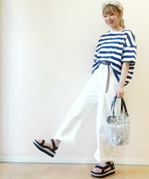 earth music&ecology(アースミュージックアンドエコロジー)の「・太ピッチボーダーワイドTシャツ(Tシャツ/カットソー・レディース・ネイビー/ブラック/杢グレー/ブルー・FREE)」の4枚目の写真