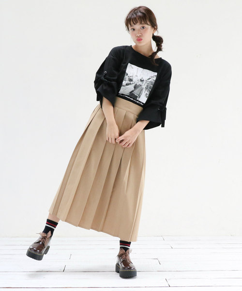 OLIVE des OLIVE（オリーブデオリーブ）の「[再入荷決定!]　ロングプリーツスカート（スカート・レディース・ベージュ/ネイビー/レッド・FREE）」の4枚目の写真