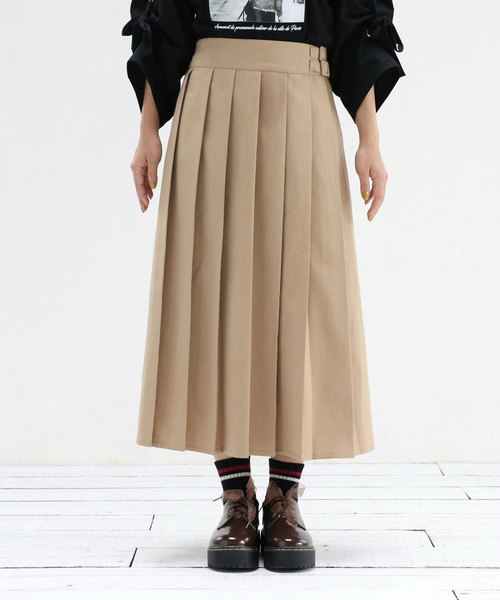 OLIVE des OLIVE（オリーブデオリーブ）の「[再入荷決定!]　ロングプリーツスカート（スカート・レディース・ベージュ/ネイビー/レッド・FREE）」の6枚目の写真