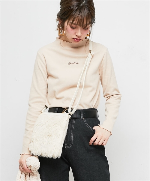 natural couture(ナチュラルクチュール)の「起毛フライスちびロゴプチハイロンTシャツ(Tシャツ/カットソー・レディース・ブラック/ベージュ/ピンク/アイボリー・FREE)」の4枚目の写真
