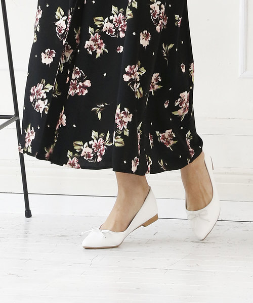 VIVIAN(ヴィヴィアン)の「ポインテッドトゥフラットバレエシューズ(バレエシューズ・レディース・ブルー系その他2/パイソン/レオパード/ライトピンク/バーガンディー/シルバー/サンドグレー/ホワイト系その他/ブルー系その他4/ライトオリーブ/ブラック系その他/ホワイト系その他2/ブラック系その他2/ゴールド/バイオレット/その他14/イエロー系その他2・22/22.5/24.5/26/24/23/25/23.5/21)」の3枚目の写真