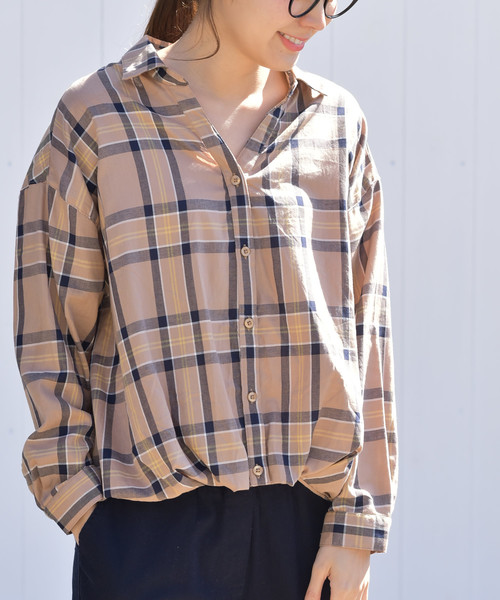 rps（アールピーエス）の「裾タック前開きシャツ（シャツ/ブラウス・レディース・ピンク/ベージュ/オフホワイト/ブラック・M）」の4枚目の写真