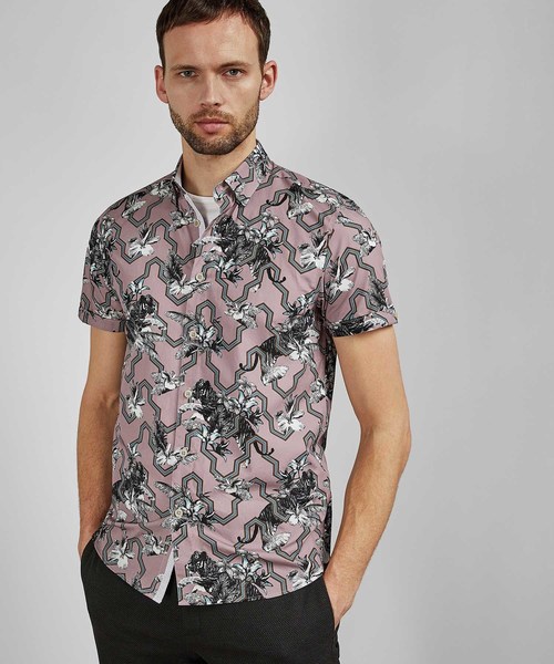 Ted Baker(テッドベーカー)の「STEFAN タイガーx花柄 半袖シャツ(シャツ/ブラウス)」|ピンク