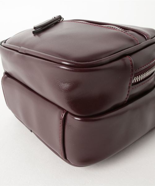 archives（アルシーヴ）の「ガラス合皮ポケットスクエアショルダー（ショルダーバッグ・レディース・ブラウン/ブラック・MEDIUM）」の5枚目の写真