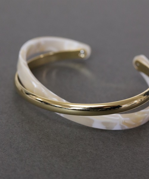 florist(フローリスト)の「マーブルアセチ×ゴールドのクロスバングル(バングル/リストバンド・レディース・ダークブラウン/ベージュ/ターコイズブルー/イエロー/アイボリー/クリア/ベビーピンク/サーモンピンク・FREE)」の11枚目の写真