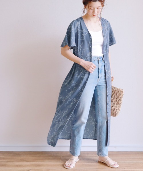 reca(レカ)の「花柄フレア袖2wayシャツワンピース(シャツワンピース・レディース・ホワイト系その他/ブラック系その他/ブルー系その他・M)」の1枚目の写真