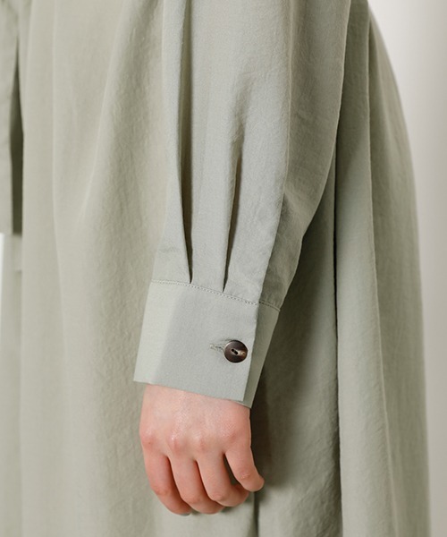 AZUL by moussy(アズールバイマウジー)の「SHEER LONG SHIRT/シアーロングシャツ(シャツ/ブラウス・レディース・ライトベージュ/ライトカーキ・MEDIUM/SMALL)」の18枚目の写真