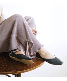 zootie（ズーティー）の「スクエアトゥ Vカット サマーバブーシュ（パンプス）」