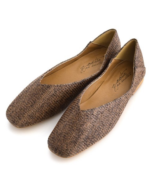 zootie（ズーティー）の「スクエアトゥ Vカット サマーバブーシュ（パンプス・レディース・パイソン/ブラック系その他/ブラック系その他2/ブラウン系その他・S/M/L/LL）」の8枚目の写真