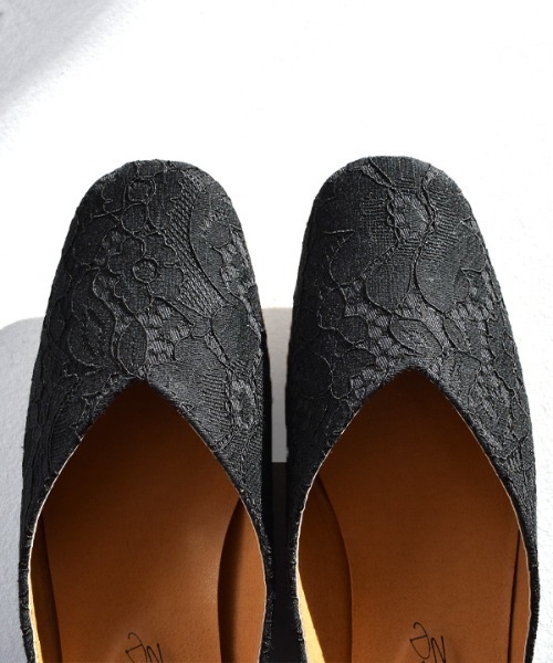 zootie（ズーティー）の「スクエアトゥ Vカット サマーバブーシュ（パンプス・レディース・パイソン/ブラック系その他/ブラック系その他2/ブラウン系その他・S/M/L/LL）」の12枚目の写真