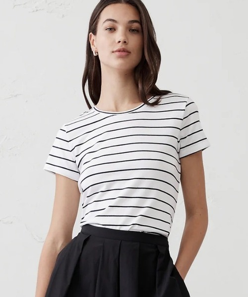 BANANA REPUBLIC FACTORY STORE（バナナリパブリック ファクトリーストア）の「BANANA REPUBLIC FACTORY STORE　　タイムレスクルーネックTシャツ（Tシャツ/カットソー・レディース・ライトブルー/チャコールグレー/ホワイト/ローズ/ブラック/その他/ナチュラル/その他1/カーキ/イエロー/ブラック系その他/ブルー系その他/ネイビー/ホワイト×ブラック・S/M/L/XS）」の10枚目の写真