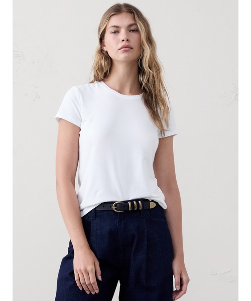 BANANA REPUBLIC FACTORY STORE（バナナリパブリック ファクトリーストア）の「BANANA REPUBLIC FACTORY STORE　　タイムレスクルーネックTシャツ（Tシャツ/カットソー・レディース・ライトブルー/チャコールグレー/ホワイト/ローズ/ブラック/その他/ナチュラル/その他1/カーキ/イエロー/ブラック系その他/ブルー系その他/ネイビー/ホワイト×ブラック・S/M/L/XS）」の2枚目の写真