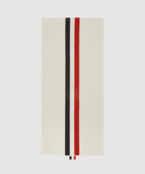 THOM BROWNE(トムブラウン)の「JERSEY STITCH SCARF IN MERINO WOOL WITH RWB INTARSIA STRIPE(マフラー・メンズ・ホワイト/ネイビー/グレー/ブラック・ONE SIZE)」の2枚目の写真