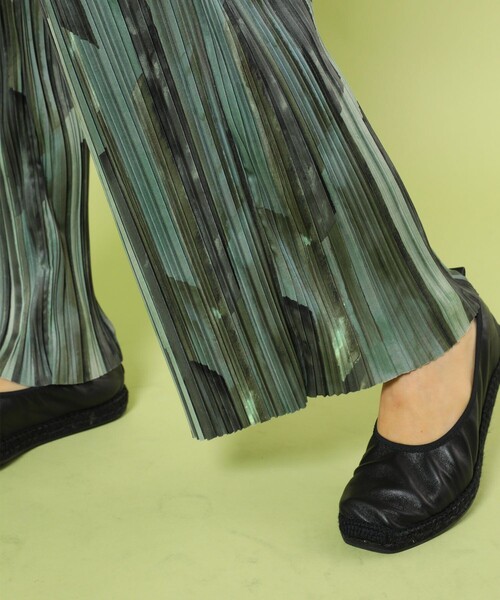 FREAK'S STORE（フリークスストア）の「セルフカット柄プリーツパンツ（スラックス・レディース・ブラウン/オリーブ・ﾌﾘ-）」の16枚目の写真