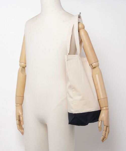 United Athle（ユナイテッドアスレ）の「United Athle/レギュラー キャンバス トートバッグ（トートバッグ・レディース・レッド系その他/ネイビー/ブルー系その他/ブラック/レッド/ブラック系その他/ナチュラル/モカ/オリーブ/パープル系1/ブルー系1/グリーン系1/スモークピンク/スミクロ/インディゴブルー/キャメル/ピンク系1・ONESIZE）」の19枚目の写真