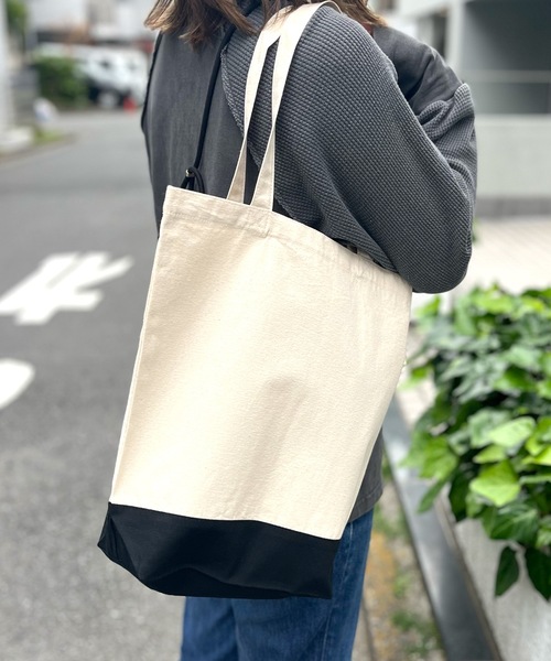 United Athle（ユナイテッドアスレ）の「United Athle/レギュラー キャンバス トートバッグ（トートバッグ・レディース・レッド系その他/ネイビー/ブルー系その他/ブラック/レッド/ブラック系その他/ナチュラル/モカ/オリーブ/パープル系1/ブルー系1/グリーン系1/スモークピンク/スミクロ/インディゴブルー/キャメル/ピンク系1・ONESIZE）」の2枚目の写真