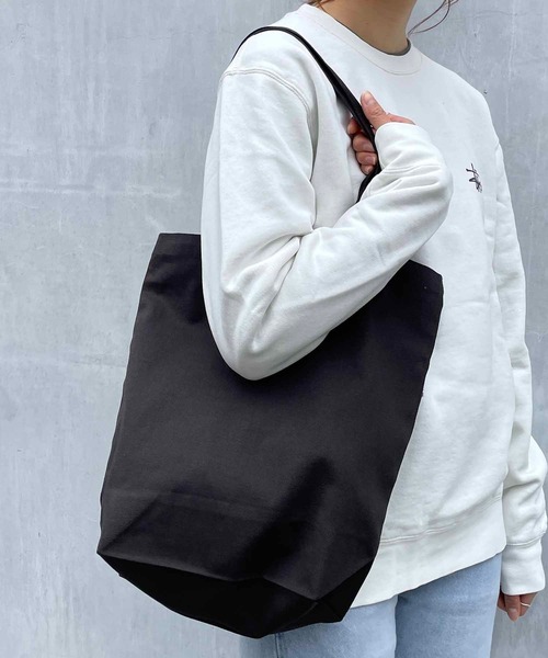 United Athle（ユナイテッドアスレ）の「United Athle/レギュラー キャンバス トートバッグ（トートバッグ・レディース・レッド系その他/ネイビー/ブルー系その他/ブラック/レッド/ブラック系その他/ナチュラル/モカ/オリーブ/パープル系1/ブルー系1/グリーン系1/スモークピンク/スミクロ/インディゴブルー/キャメル/ピンク系1・ONESIZE）」の3枚目の写真