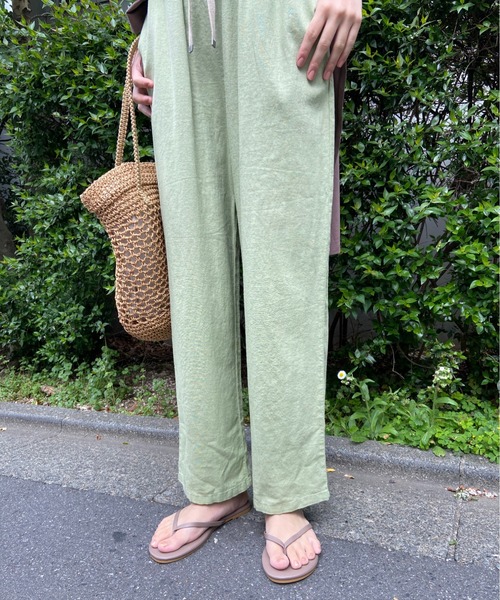AZUL ENCANTO(アズールエンカント)の「フレンチリネン ストレートパンツ(その他パンツ・レディース・ベージュ/ブラウン/ライトカーキ/ライトブラック・FREE)」の4枚目の写真