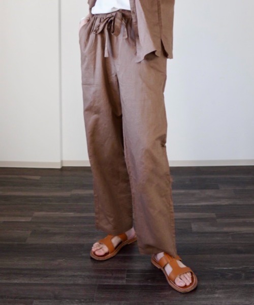 y/m by れぽすけ(イムバイレポスケ)の「リラックスリネンライクパンツ(スラックス・メンズ・チャコールグレー/ブラウン/アイボリー・LARGE/MEDIUM)」の16枚目の写真
