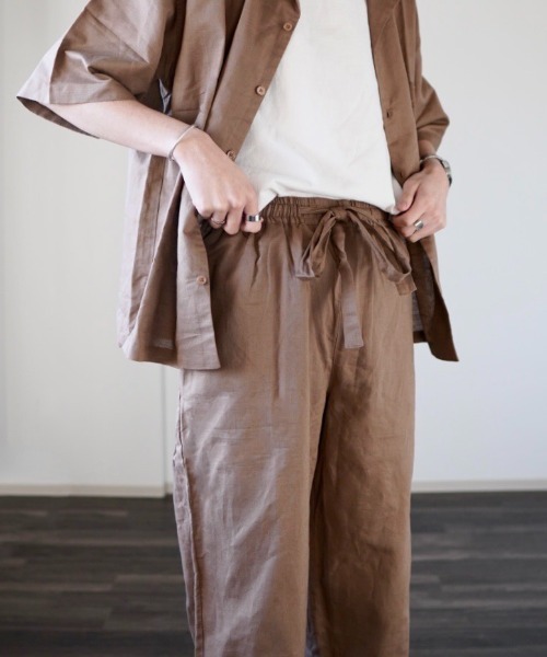 y/m by れぽすけ(イムバイレポスケ)の「リラックスリネンライクパンツ(スラックス・メンズ・チャコールグレー/ブラウン/アイボリー・LARGE/MEDIUM)」の13枚目の写真