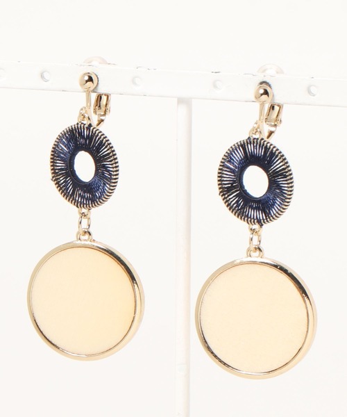 dazzlin（ダズリン）の「ナチュラルペアサークルイヤリング（イヤリング・レディース・アイボリー/ブルー/ブラウン・FREE）」の15枚目の写真