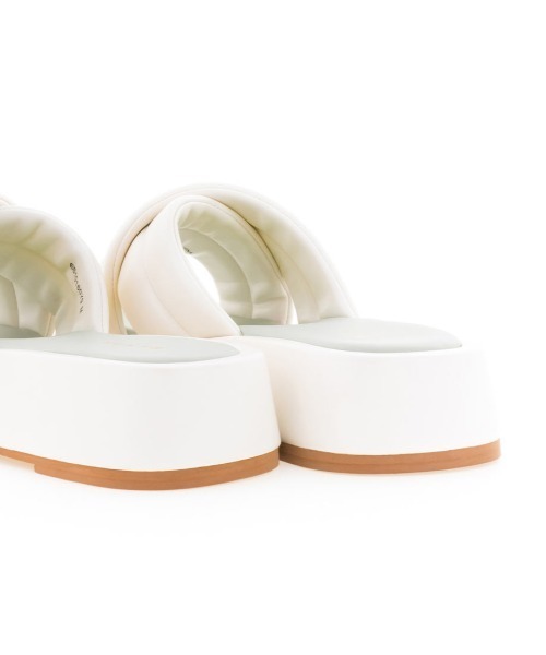 RANDA（ランダ）の「ソフト クロスベルト厚底サンダル（サンダル・レディース・ホワイト/ブラック/グレイッシュベージュ・M/S/LL/L）」の13枚目の写真