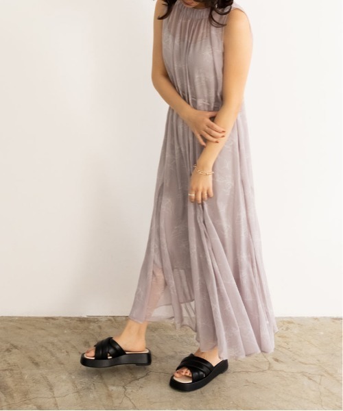 RANDA（ランダ）の「ソフト クロスベルト厚底サンダル（サンダル・レディース・ホワイト/ブラック/グレイッシュベージュ・M/S/LL/L）」の14枚目の写真