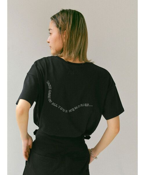 Ungrid（アングリッド）の「エンブロイダリーTee（Tシャツ/カットソー・レディース・ブラック/サーモンピンク/ブルー/オフホワイト・FREE）」の2枚目の写真