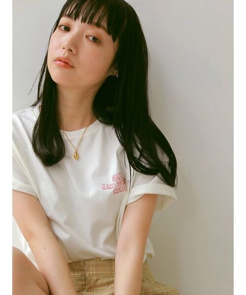 Ungrid（アングリッド）の「エンブロイダリーTee（Tシャツ/カットソー・レディース・ブラック/サーモンピンク/ブルー/オフホワイト・FREE）」の10枚目の写真