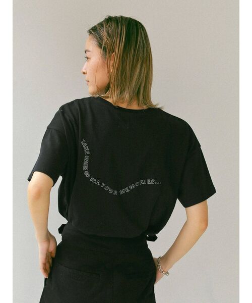 Ungrid（アングリッド）の「エンブロイダリーTee（Tシャツ/カットソー・レディース・ブラック/サーモンピンク/ブルー/オフホワイト・FREE）」の18枚目の写真