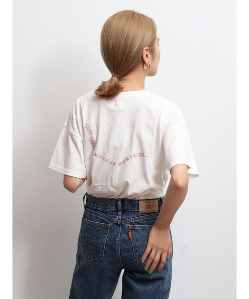 Ungrid（アングリッド）の「エンブロイダリーTee（Tシャツ/カットソー・レディース・ブラック/サーモンピンク/ブルー/オフホワイト・FREE）」の9枚目の写真