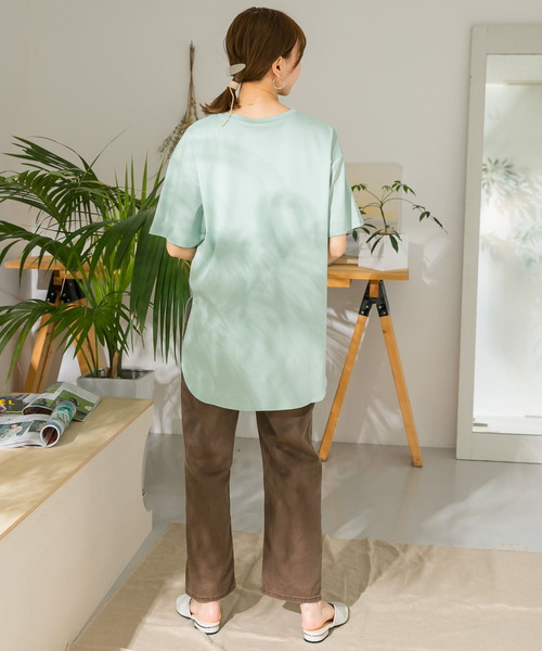 ITEMS URBANRESEARCH（アイテムズ アーバンリサーチ）の「シャツテールビッグTシャツ（Tシャツ/カットソー・レディース・オフホワイト/ブラウン/ブラック/ミント・FREE）」の11枚目の写真