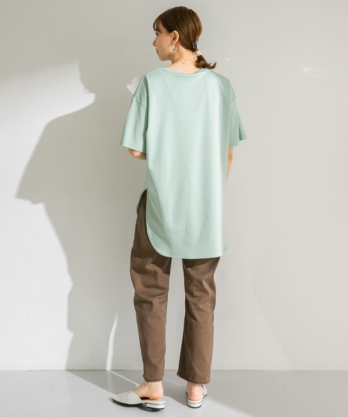 ITEMS URBANRESEARCH（アイテムズ アーバンリサーチ）の「シャツテールビッグTシャツ（Tシャツ/カットソー・レディース・オフホワイト/ブラウン/ブラック/ミント・FREE）」の10枚目の写真