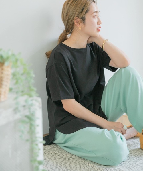 ITEMS URBANRESEARCH（アイテムズ アーバンリサーチ）の「シャツテールビッグTシャツ（Tシャツ/カットソー・レディース・オフホワイト/ブラウン/ブラック/ミント・FREE）」の21枚目の写真