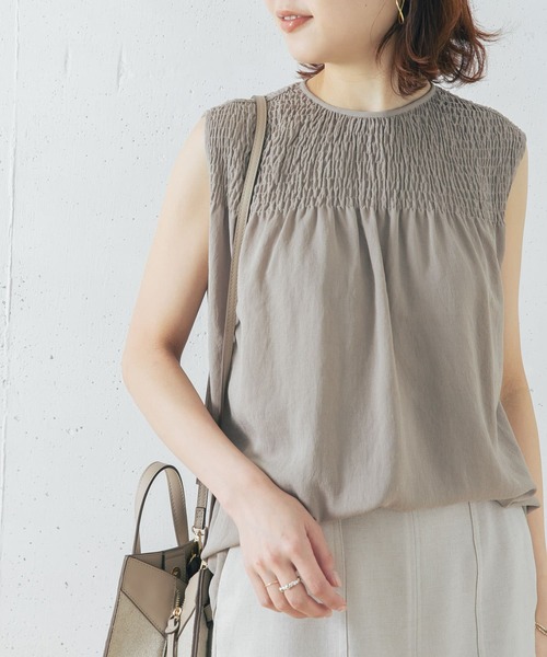 URBAN RESEARCH ROSSO WOMEN（アーバンリサーチ　ロッソ）の「シャーリングチュニックブラウス（シャツ/ブラウス・レディース・オフホワイト/モカ/ブルー系その他・FREE）」の3枚目の写真