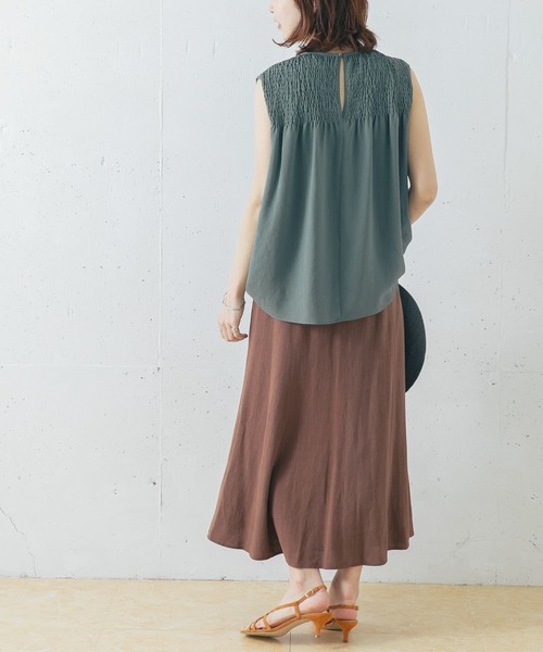 URBAN RESEARCH ROSSO WOMEN（アーバンリサーチ　ロッソ）の「シャーリングチュニックブラウス（シャツ/ブラウス・レディース・オフホワイト/モカ/ブルー系その他・FREE）」の7枚目の写真