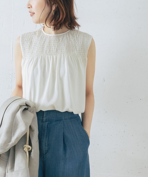 URBAN RESEARCH ROSSO WOMEN（アーバンリサーチ　ロッソ）の「シャーリングチュニックブラウス（シャツ/ブラウス・レディース・オフホワイト/モカ/ブルー系その他・FREE）」の14枚目の写真