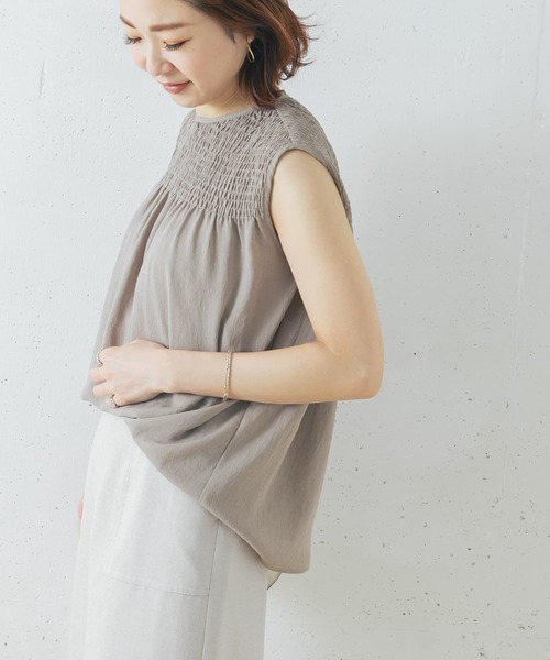 URBAN RESEARCH ROSSO WOMEN（アーバンリサーチ　ロッソ）の「シャーリングチュニックブラウス（シャツ/ブラウス・レディース・オフホワイト/モカ/ブルー系その他・FREE）」の15枚目の写真