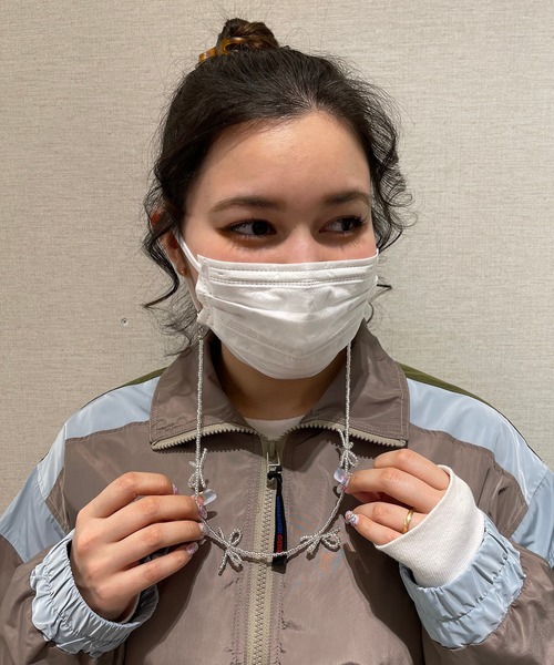 Bonjour Girl（ボンジュールガール）の「Casselini/ ビーズモチーフネックレスマスクチェーン（ネックレス・レディース・ホワイト・FREE）」の5枚目の写真