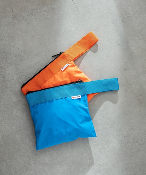 mystic（ミスティック）の「NYLONY ワンハンドバッグ（ハンドバッグ・レディース・ブルー/オレンジ・ONE SIZE）」の3枚目の写真