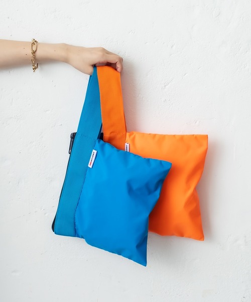 mystic（ミスティック）の「NYLONY ワンハンドバッグ（ハンドバッグ・レディース・ブルー/オレンジ・ONE SIZE）」の10枚目の写真