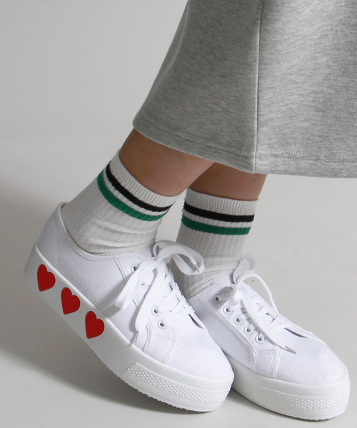 WEGO(ウィゴー)の「WEGO/ハートスニーカー(スニーカー・レディース・ホワイト/ブラック/グリーン/ピンク/イエロー/パープル/ホワイト系その他・MEDIUM/LARGE)」の3枚目の写真