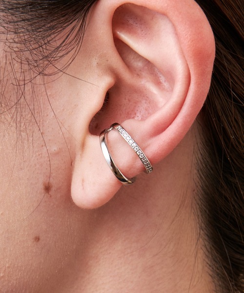 ear PAPILLONNER(イアパピヨネ)の「クリスタルダブルラインイヤーカフ(イヤーカフ・レディース・ゴールド/シルバー・FREE)」の16枚目の写真