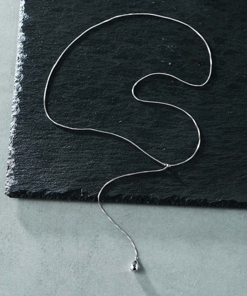 PAPILLONNER(パピヨネ)の「ステンレスドロップネックレス(ネックレス・レディース・ゴールド系その他/シルバー系その他/クリア/シルバー/ゴールド・FREE)」の2枚目の写真