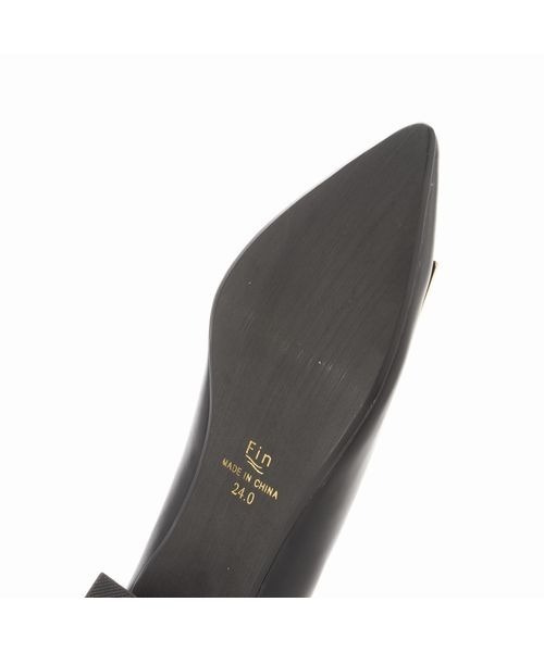 Fin(フィン)の「ポインテッドトゥメタルプレートパンプス(パンプス・レディース・ブラック/ベージュ/ブルー・24.5cm/22.5cm/23.5cm/24cm/25cm/23cm)」の8枚目の写真