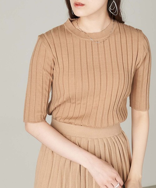 Chaco closet（チャコ クローゼット）の「針抜きレーヨンリブ編み5分袖クルーネックニット（ニット/セーター・レディース・ベージュ/ブラック/グレー/ブラウン・FREE）」の4枚目の写真